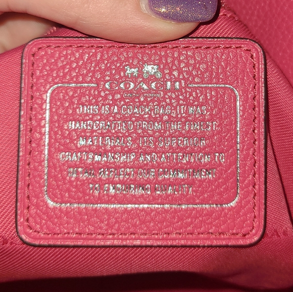 Authentic coach over shoulder - Picture 5 of 6